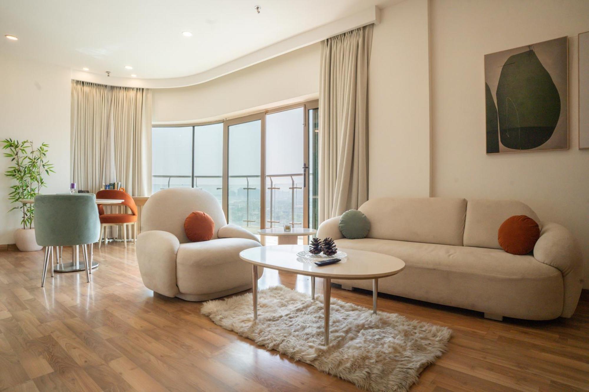 Ar Suites Klj Square Gurgaon Exteriör bild