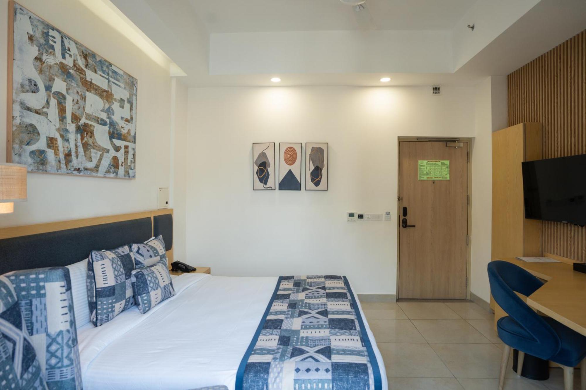 Ar Suites Klj Square Gurgaon Exteriör bild