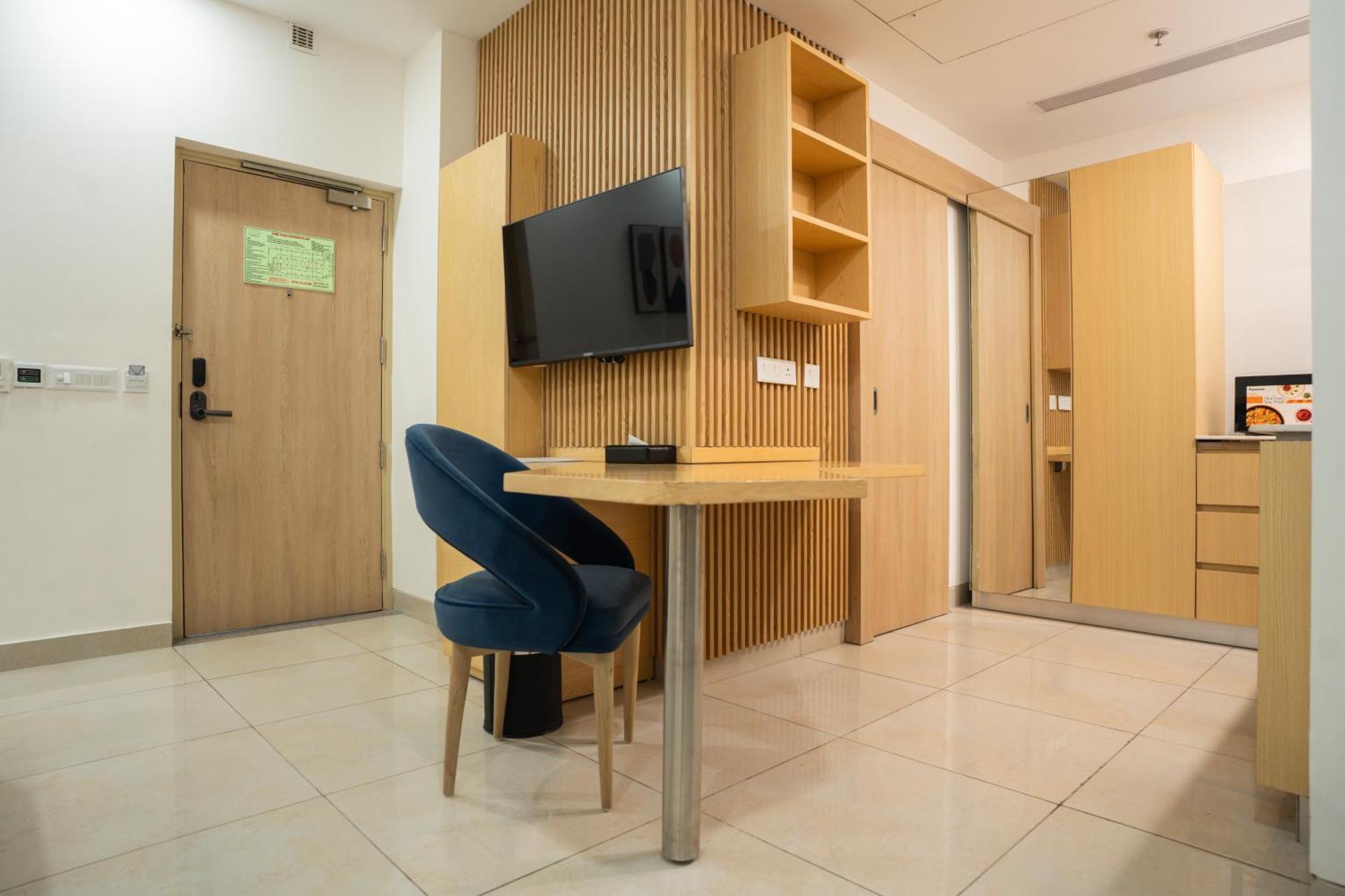 Ar Suites Klj Square Gurgaon Exteriör bild