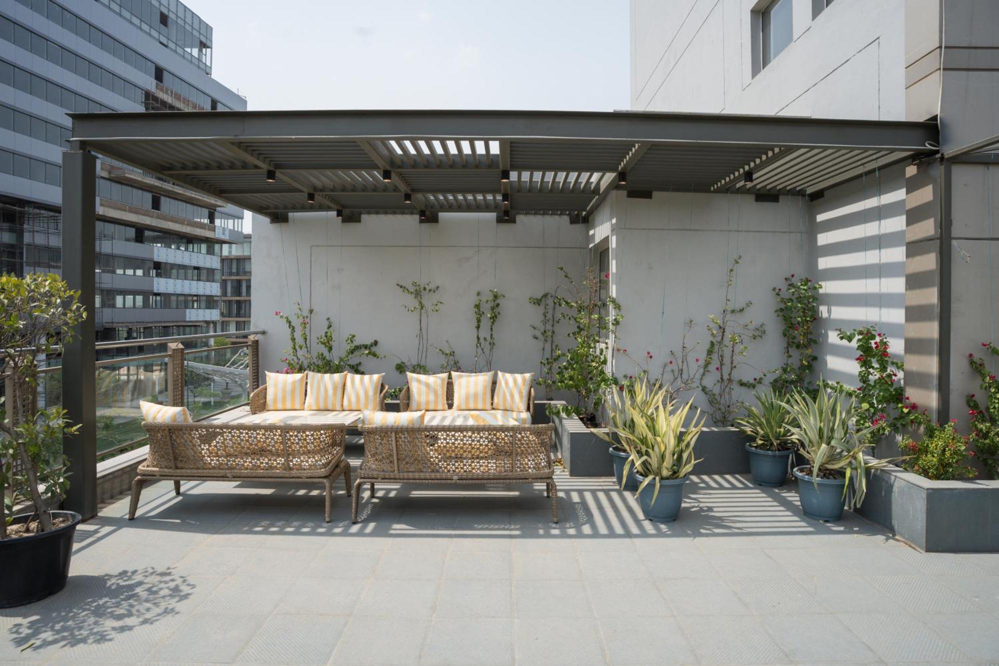 Ar Suites Klj Square Gurgaon Exteriör bild