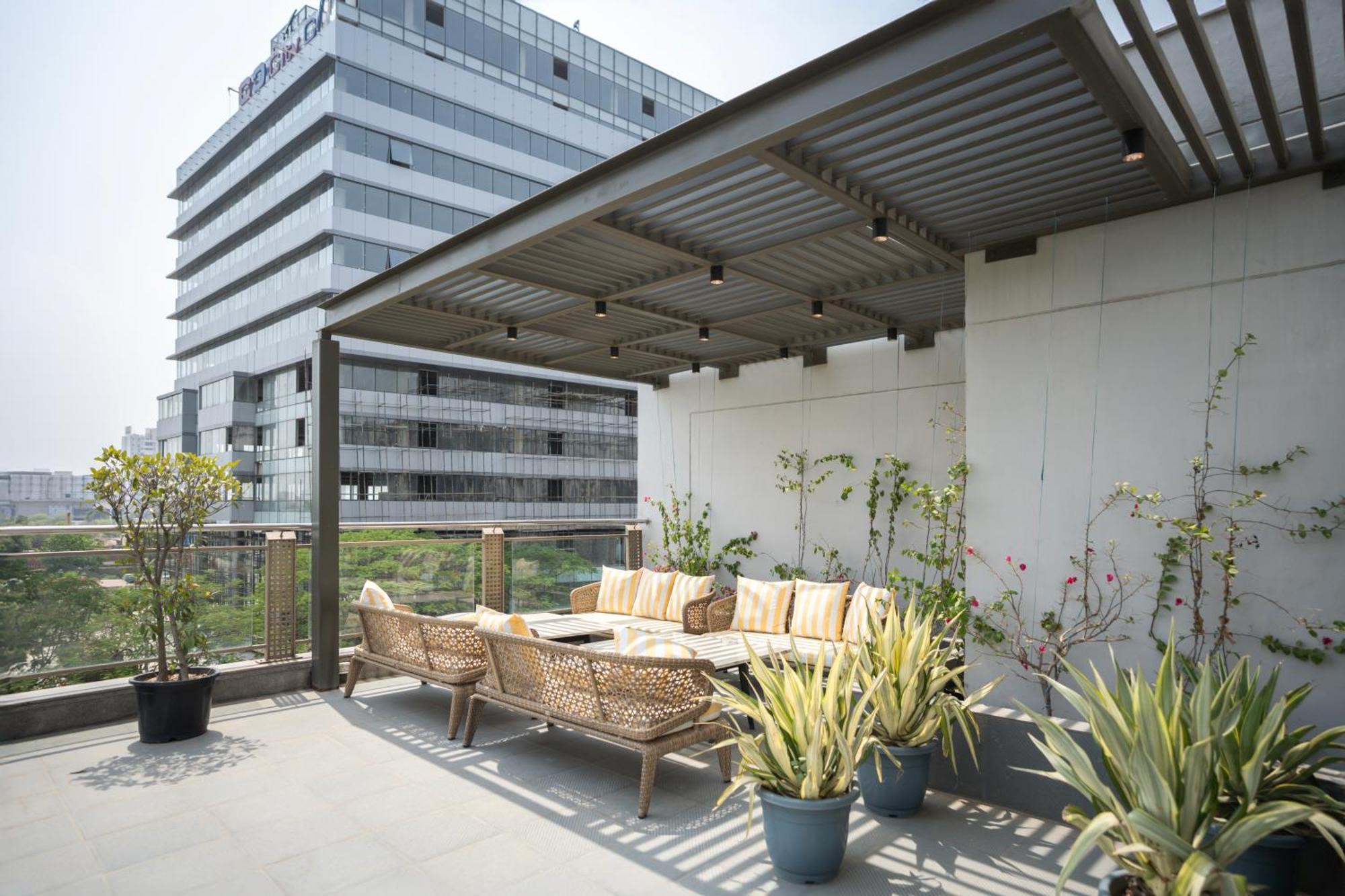 Ar Suites Klj Square Gurgaon Exteriör bild