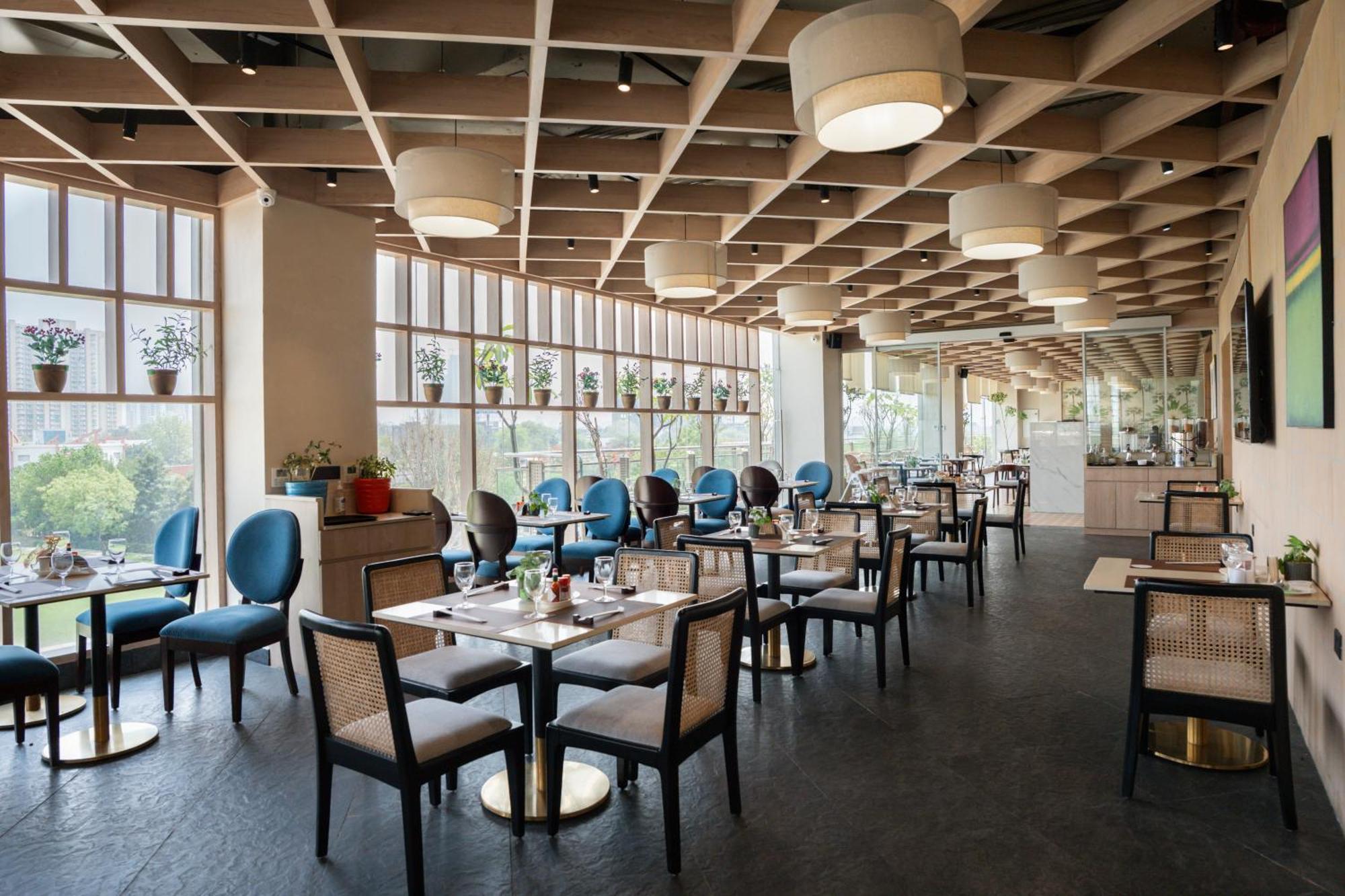Ar Suites Klj Square Gurgaon Exteriör bild