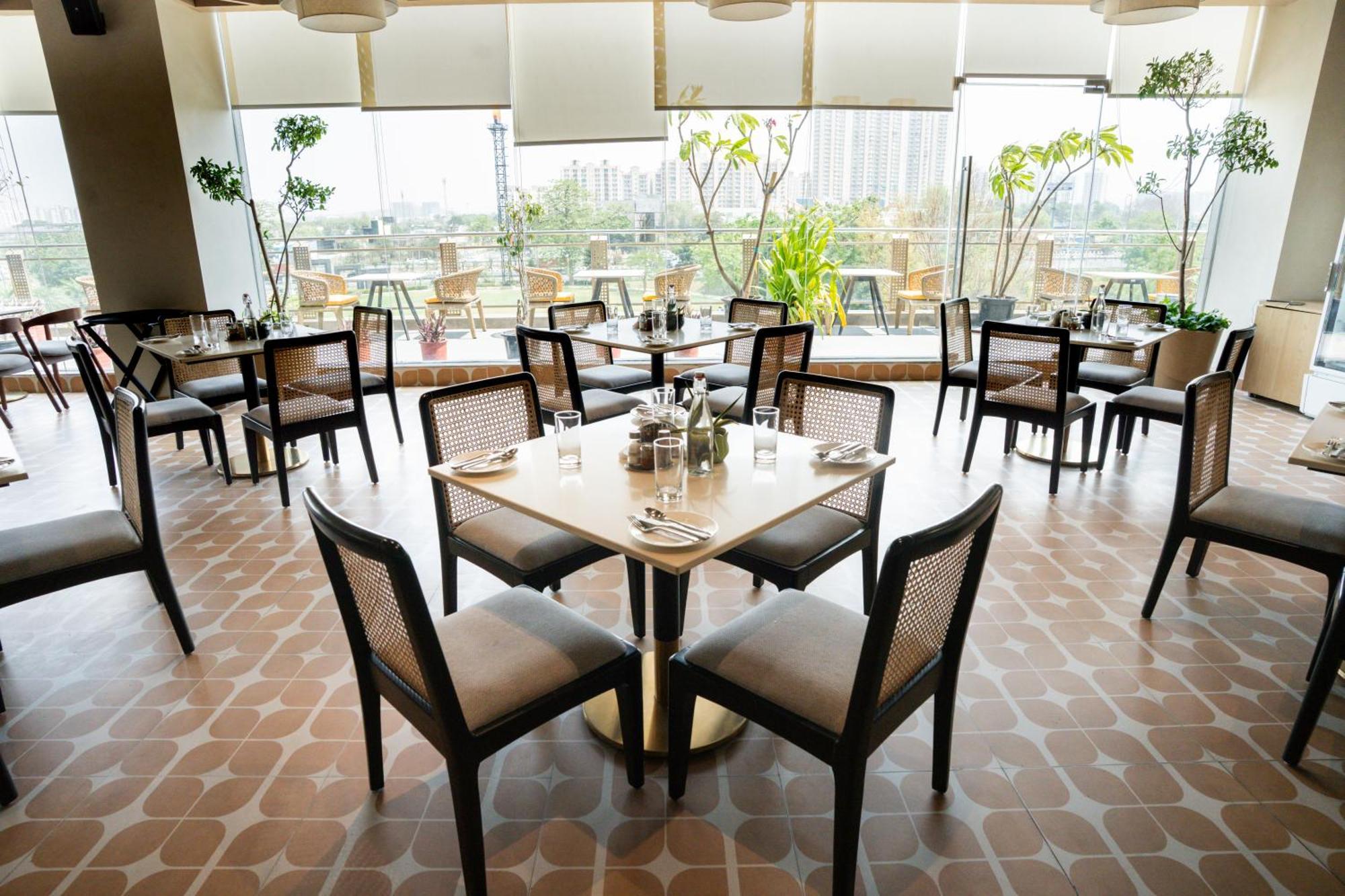 Ar Suites Klj Square Gurgaon Exteriör bild